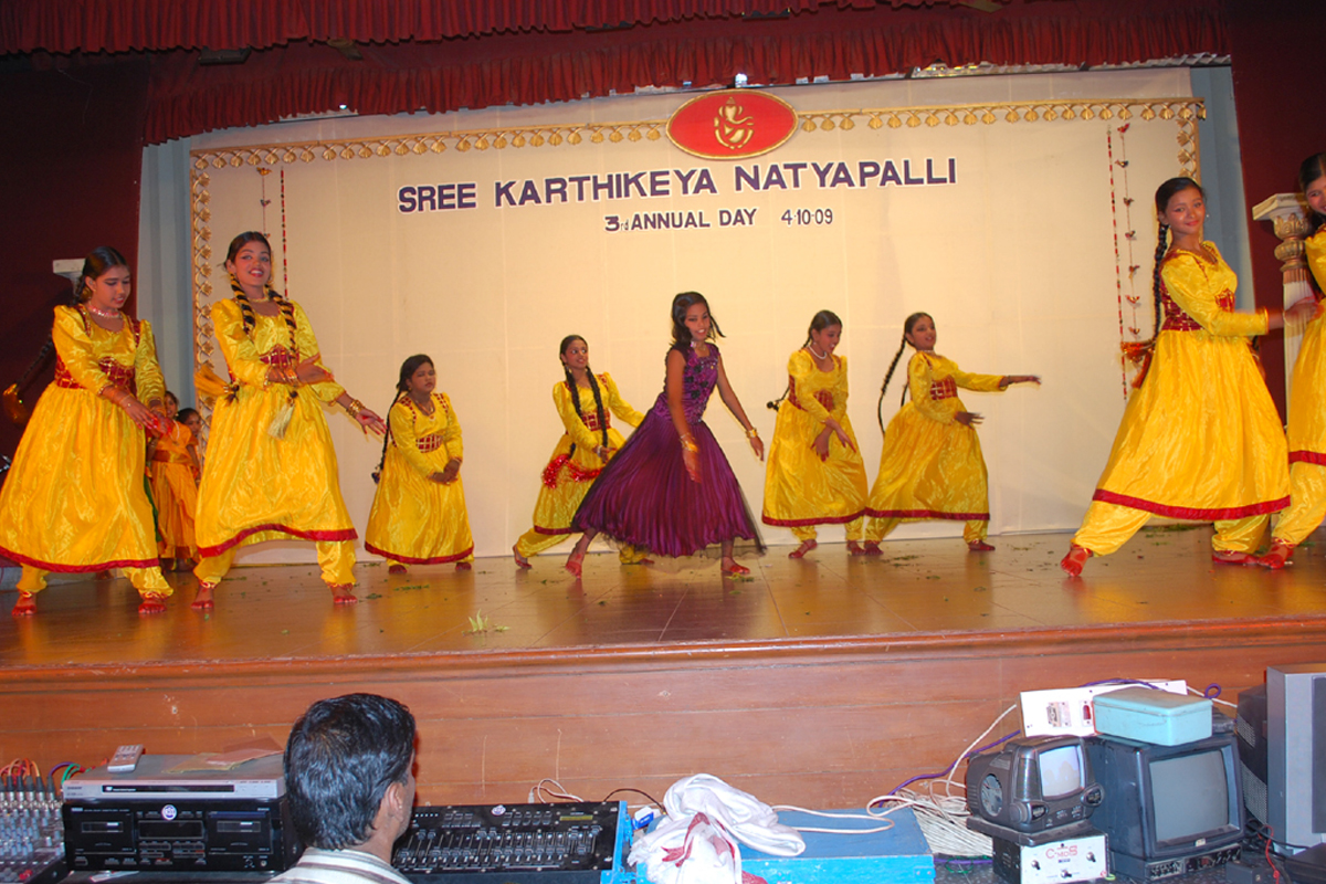 Dance Costumes Rent Coimbatore bharathanatyam costumes rental in