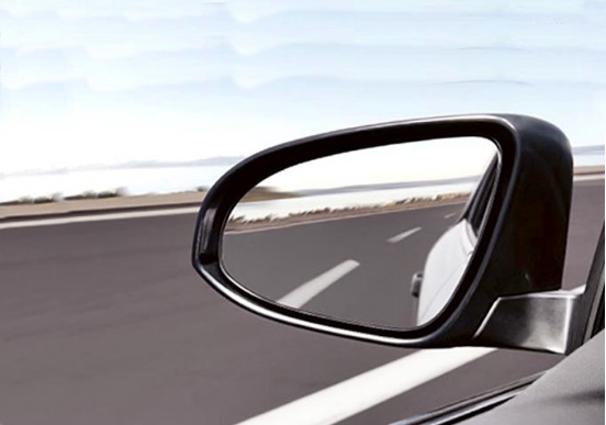 Toyota Camry XLE Blind Spot Monitor