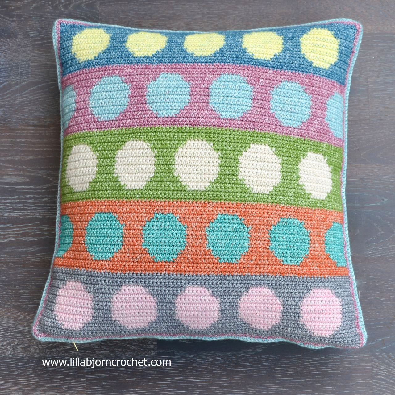 How to do Tapestry Crochet stepbystep photo tutorial LillaBjörn's