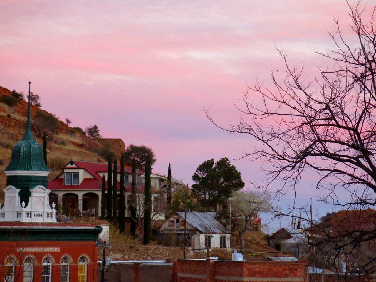 PAINTRESS GRETCHEN Bisbee, you never fail to charm me, even in your