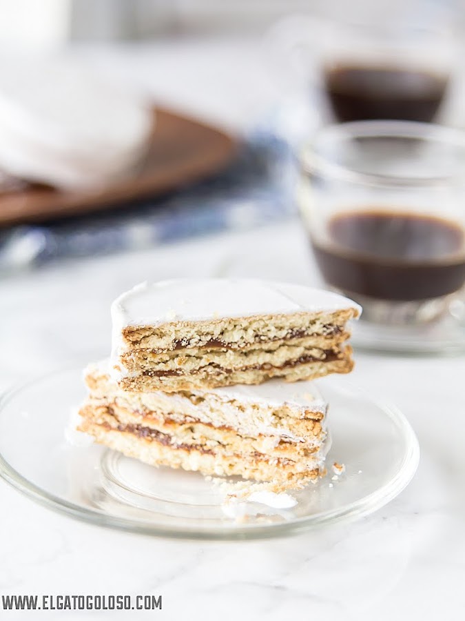 El gato goloso - Alfajores super fáciles de galletas María