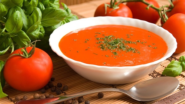 طريقة عمل شوربة الطماطم 