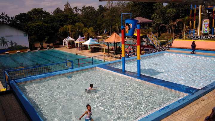 Wisata Rollas Mumbul Garden Jember Jawa Timur Jibriliatour