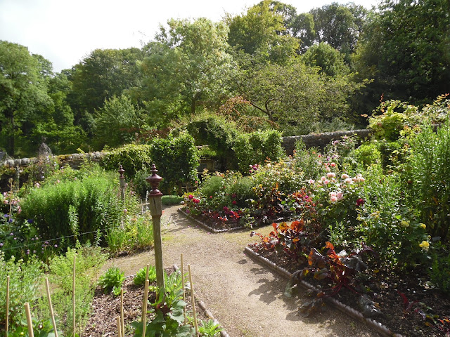 Gresgarth Hall Garden angielski ogród kuchenny, warzywny