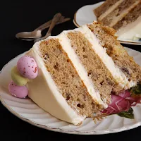 http://www.bakingsecrets.lt/2016/03/tortas-kolibris-hummingbird-cake.html