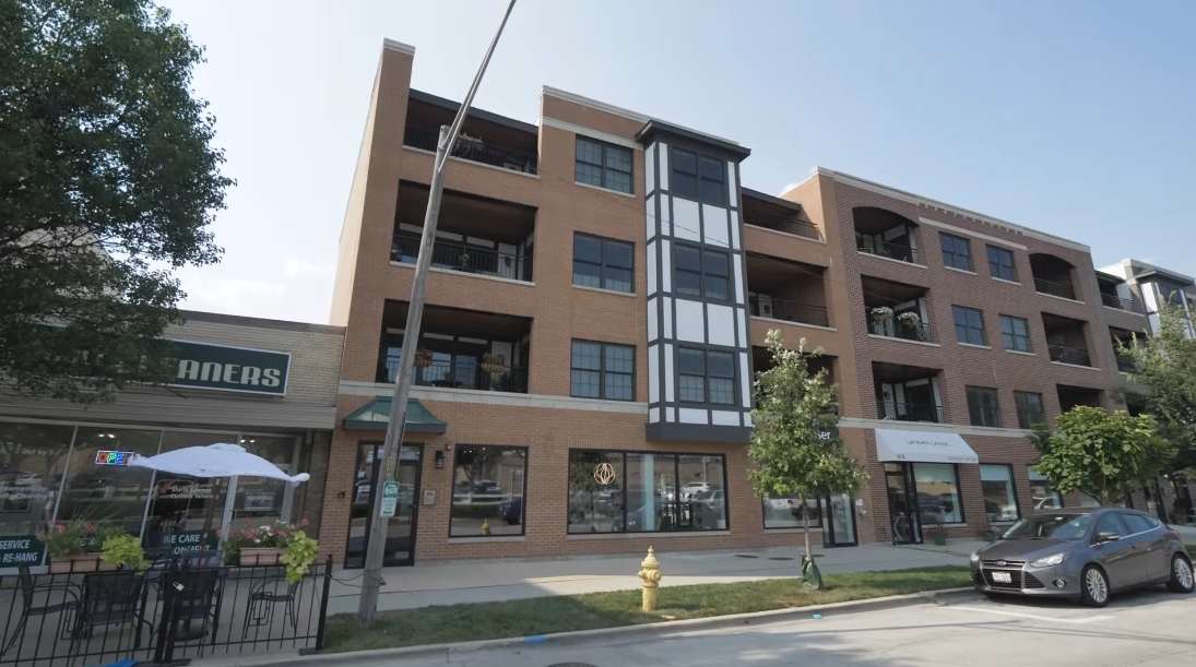19 Photos vs. 20 S. Fairview Ave #3N, Park Ridge, IL Interior Design Condo Tour