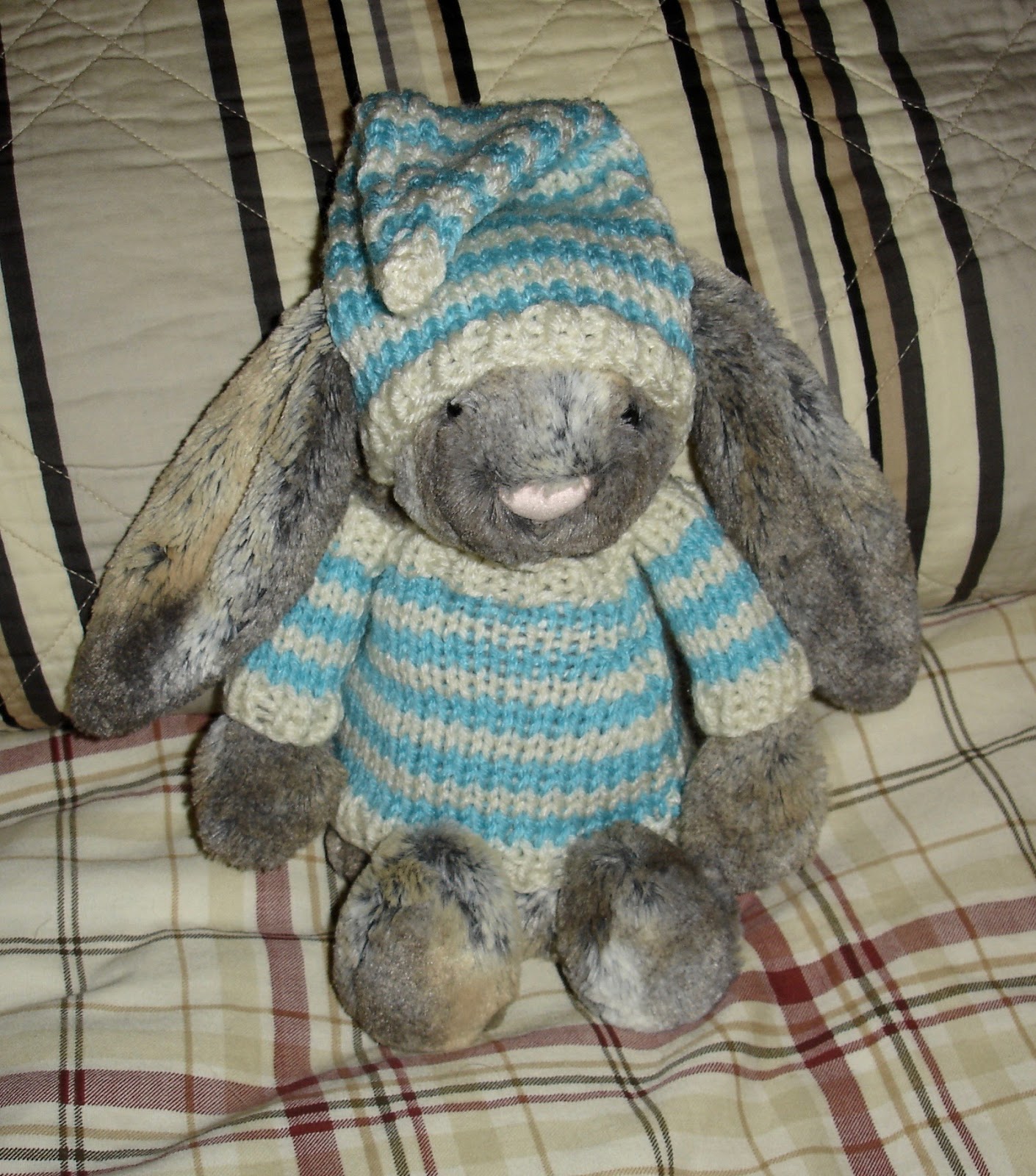 Free Patterns by H Clothes For Jellycat Bunny Sweater & Nightcap