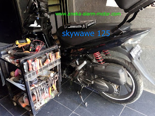 Cara pasang alarm motor pada Skywawe 125 Cara pasang alarm motor pada Skywawe 125