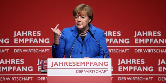 Publik Berlin berdemo tuntut Kanselir Angela Merkel mundur