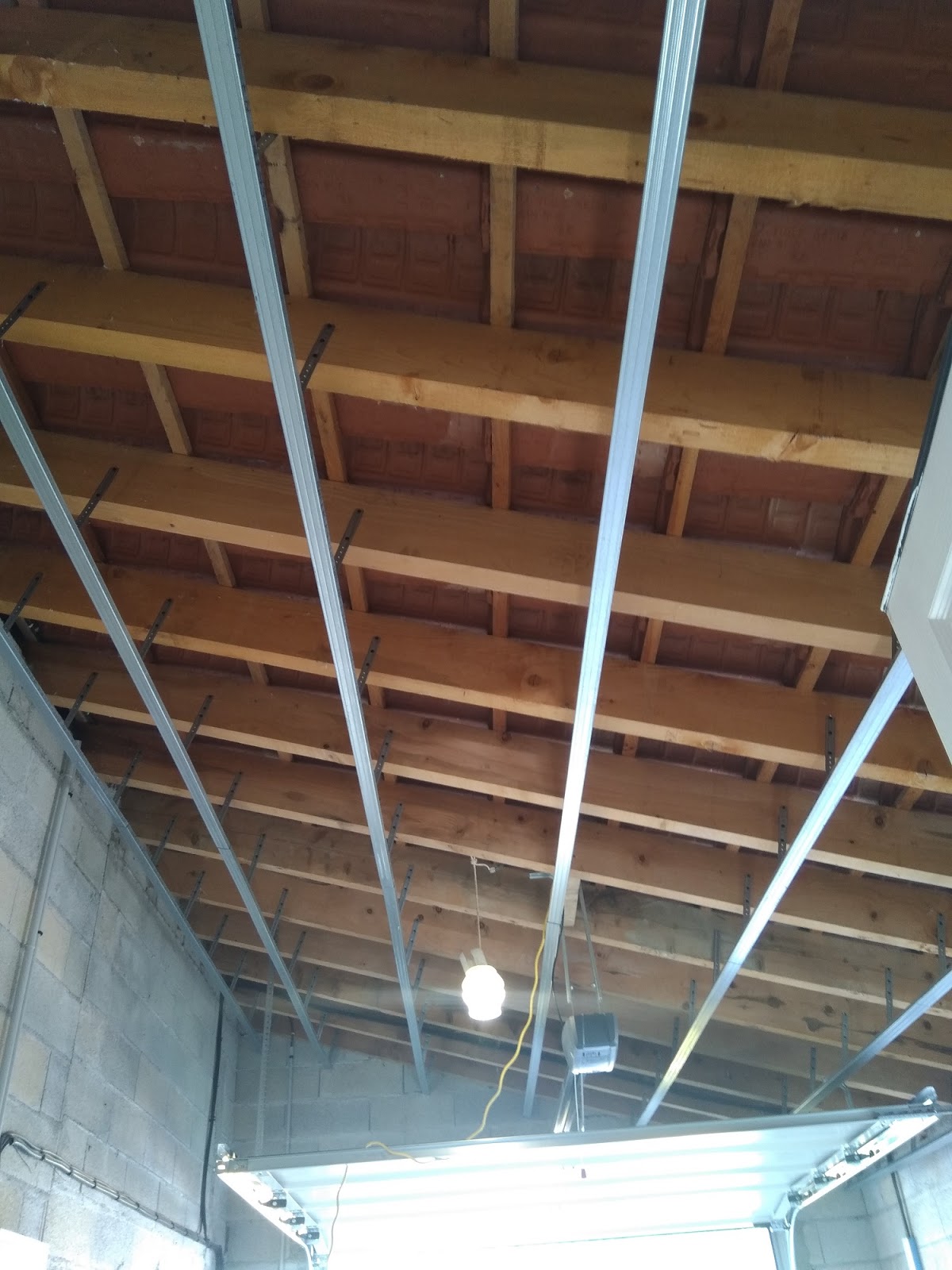 BTS isolation garage, mise en place plafond suspendu incliné BA10NF — free download