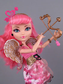 Review C.A. CUPIDO  Ever After High 