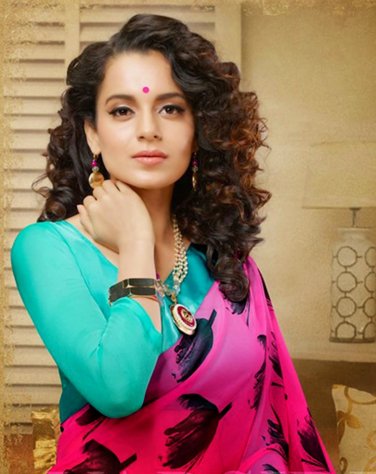 Kangna Ranaut Hot Saree Photo Shoot in Saree | Salman Khan HD Wallpaper