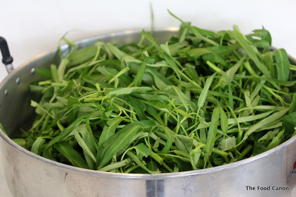 Serving Auntie Ruby's Hokkien Prawn Mee for a party - Some cooking ...