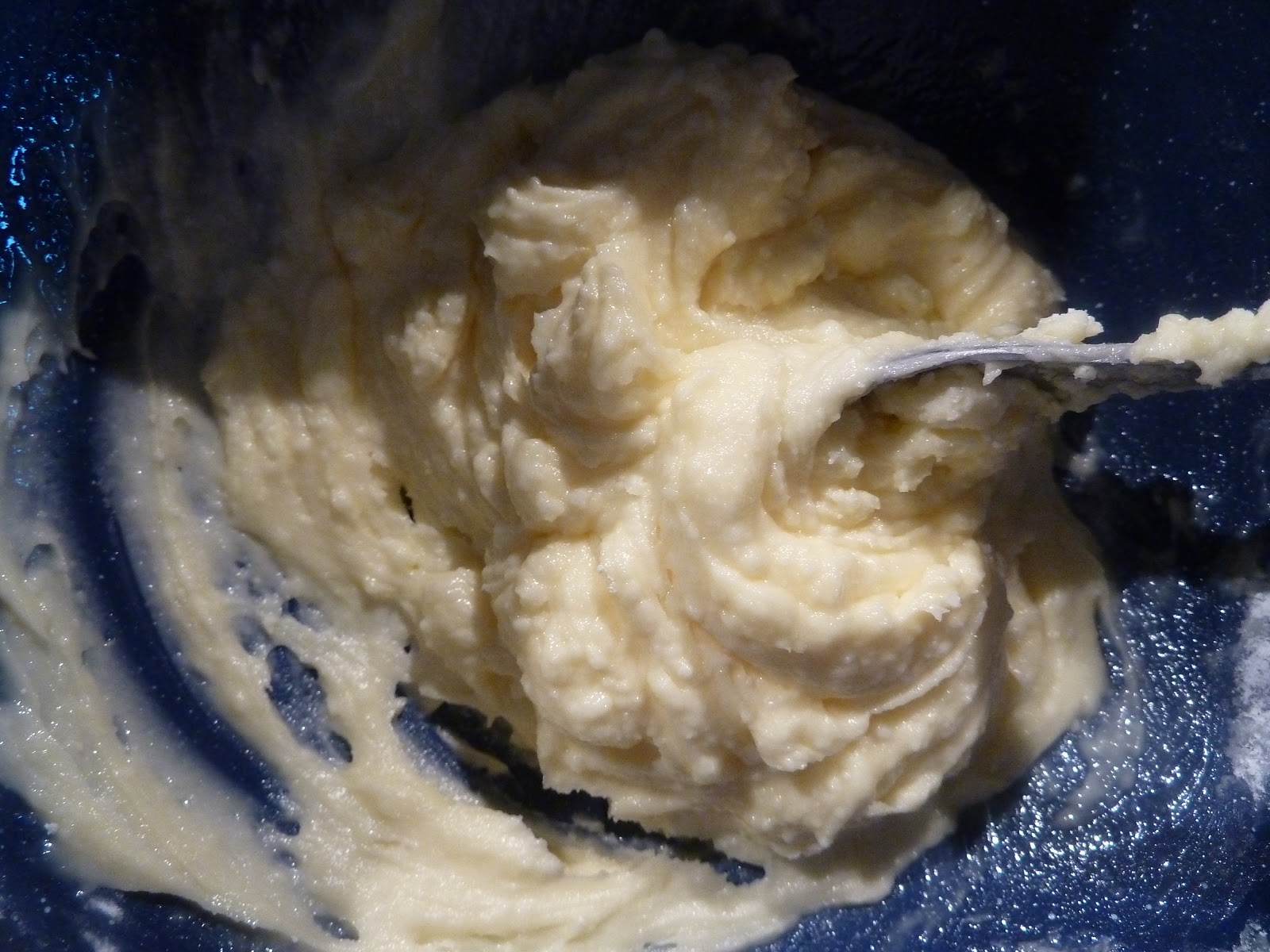 Überall &amp; Nirgendwo: Mini-Schoko-Haselnuss-Gugl