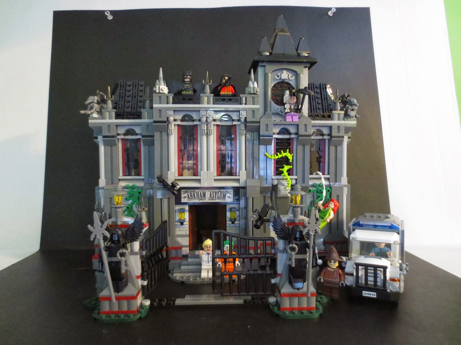Action Figure Barbecue: Review: Arkham Asylum from Superheroes by Lego