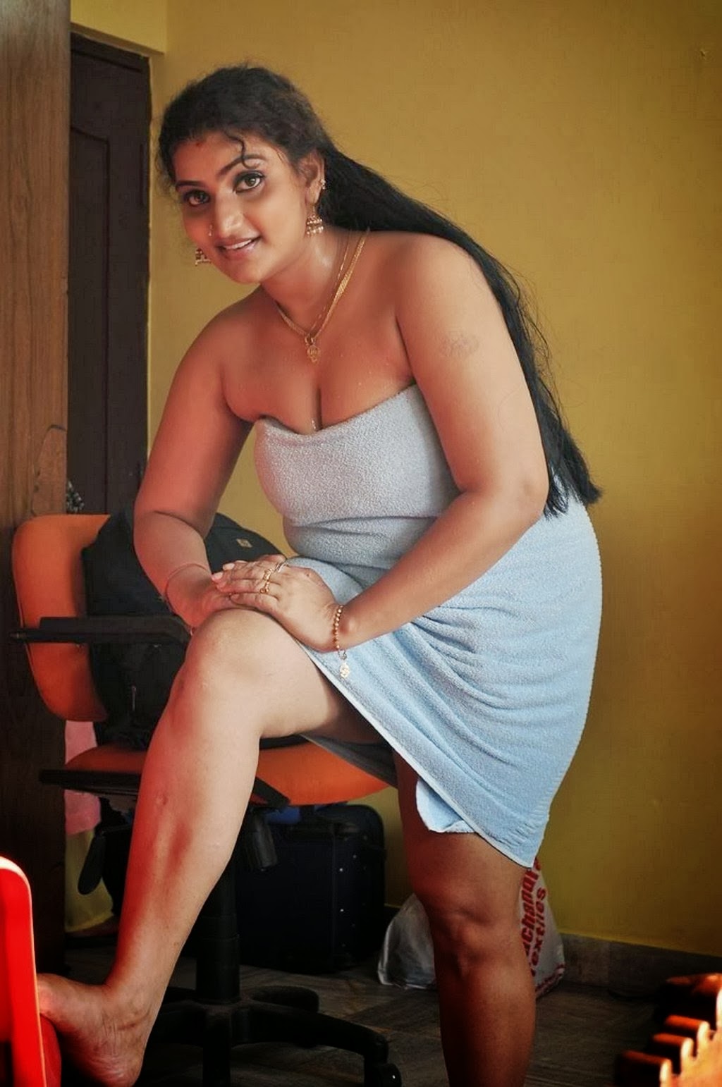 Mobile Hd Wallpaper Hot Indian Desi Sexy Girls Bikini Hot