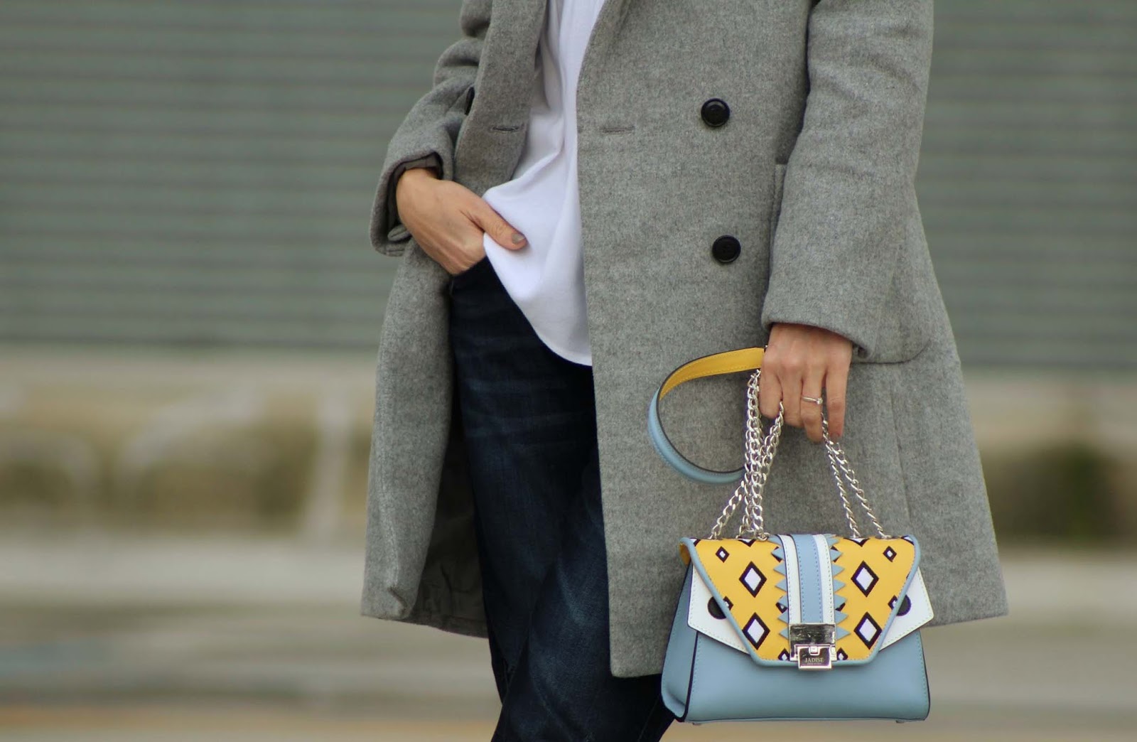 Eniwhere Fashion - Dezzal coat and Jadise Bag