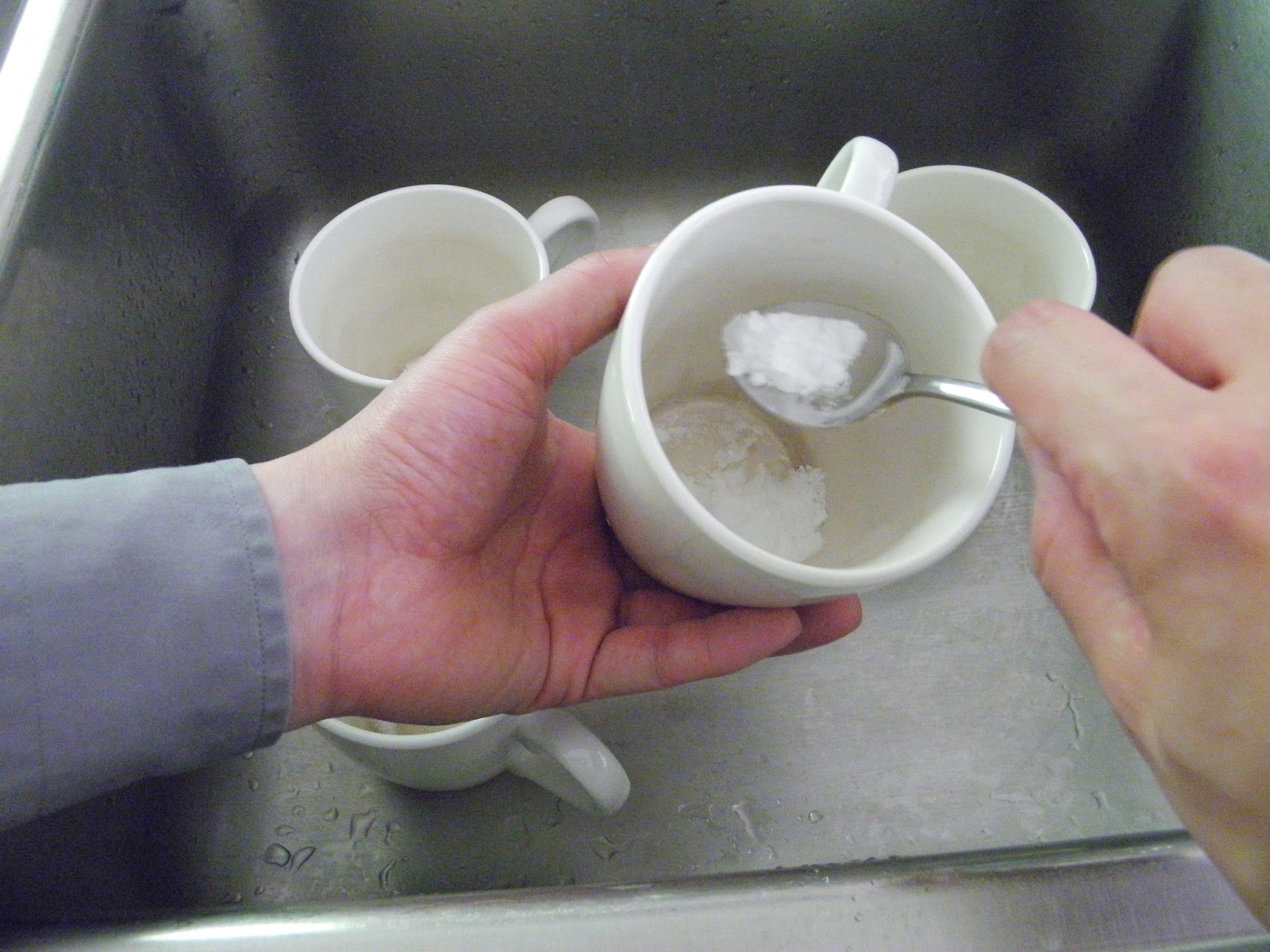 Cleaning Stained Cups