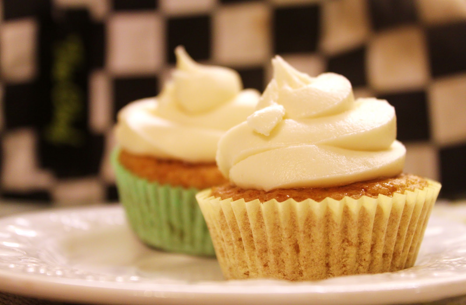 Dada Vegan Ms Cupcake Golden Syrup Cupcakes and a Roller Marathon