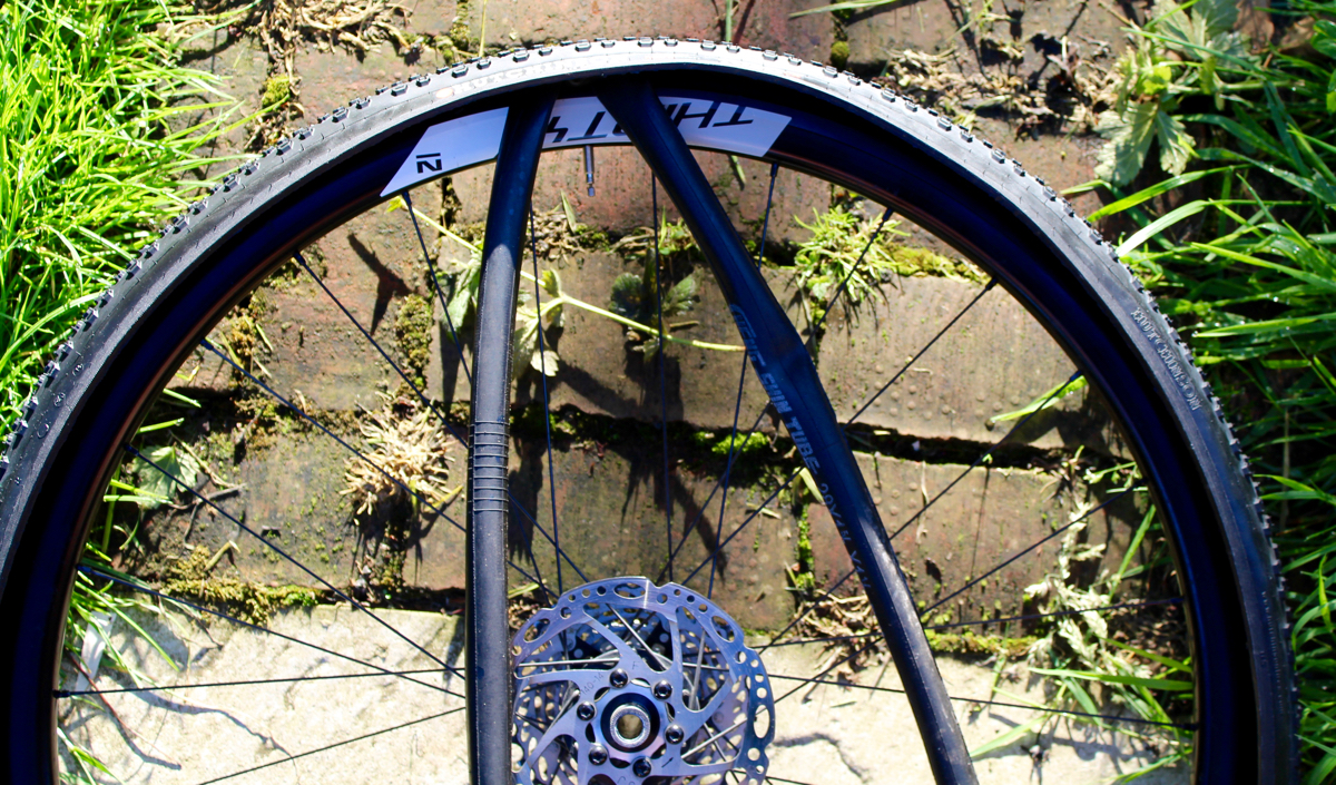 fitting tubeless tyres