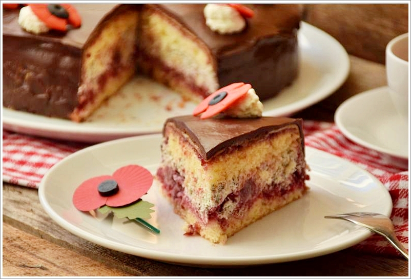 Glutenfreie Kirsch-Mohn-Marzipan-Torte für den Britischen Remembrance Day
