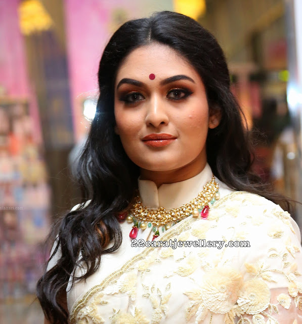 Prayaga Martin in Kundan Necklace Prayaga Martin in Kundan Necklace
