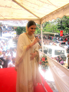Aishwarya Rai at the inauguration of Kalyan Jewellers store