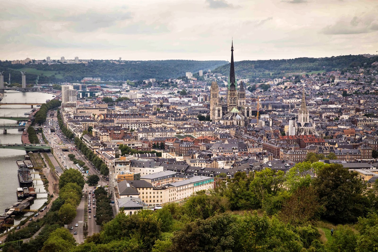 руан - столица нормандии. Rouen франция достопримечательности. столица руане в нормандии во франции. руан франция. нормандия руан улицы.