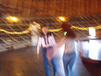 Round Barn dance.  Copyright image:  Suzanne M. Simson