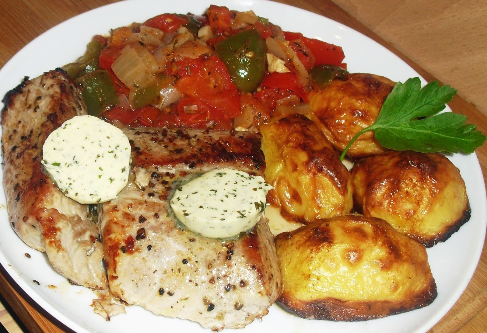 Futtern wie bei Muttern: Thunfisch-Filet mit Tomaten-Paprika-Sugo