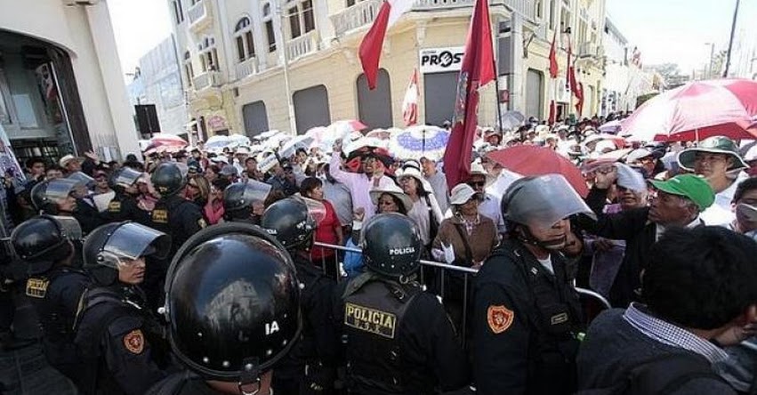 SUTEP: Dirigentes se reúnen para retomar huelga indefinida SUTEP: Dirigentes se reúnen para retomar huelga indefinida