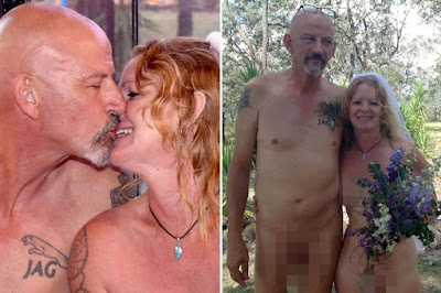 nude-in-front-of-family