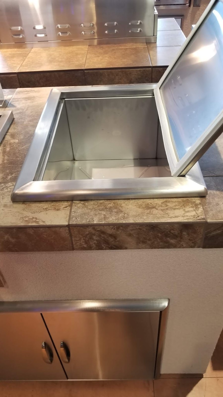 The 2 Minute Gardener Photo Built in Ice Bucket for BBQ Island