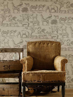 Interior Decorator Wallpaper with old chair