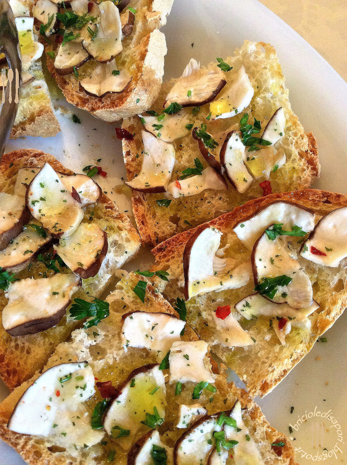 Crostini toscani con funghi porcini... Per sentirmi ancora là ...