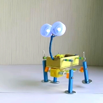 智恵の楽しい実験 手作り 4足歩行ロボット 四輪駆動方式 中国製の100円少々のギアモーター使用