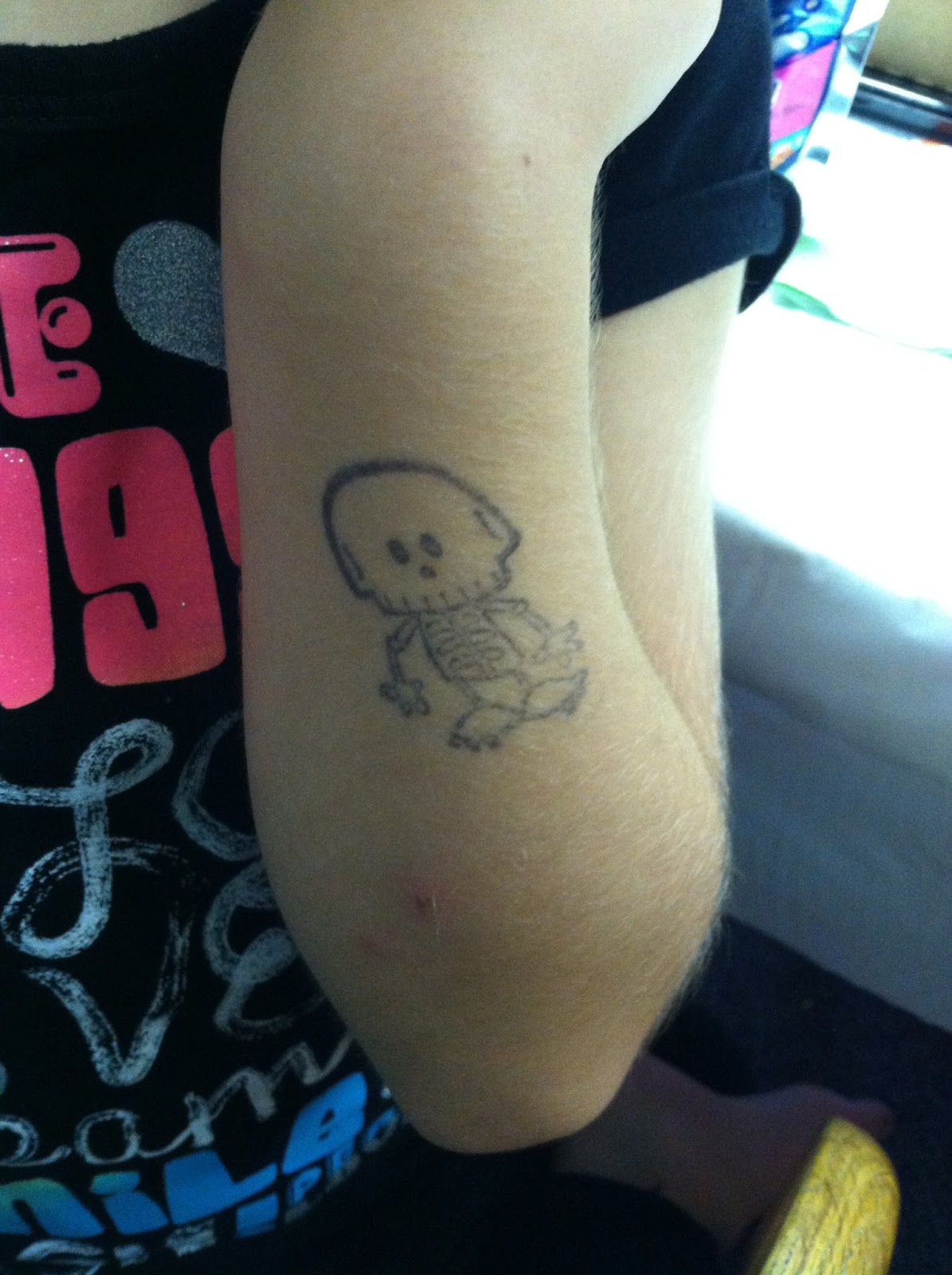 HelpingMomsHome 9 Uses for Baby Oil