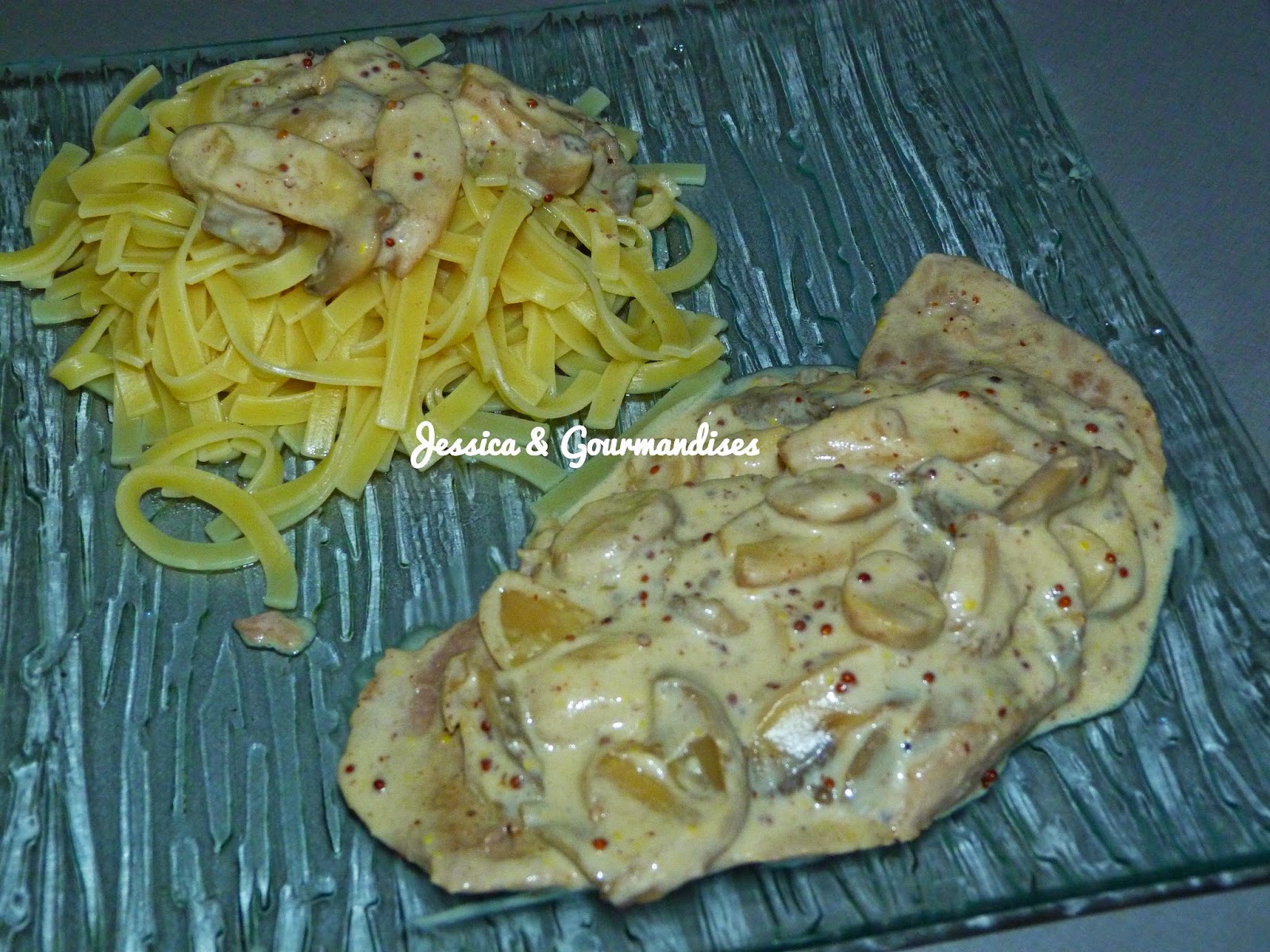 Escalope De Veau à La Crème Et Aux Champignons jessicaetgourmandises.blogspot.fr