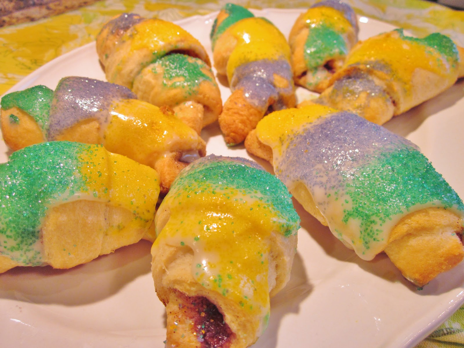 BonnieProjects Super Easy Mini King Cakes