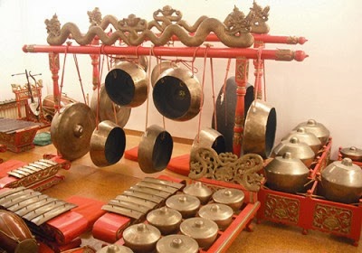 ALAT MUSIK TRADISIONAL JAWA TIMUR
