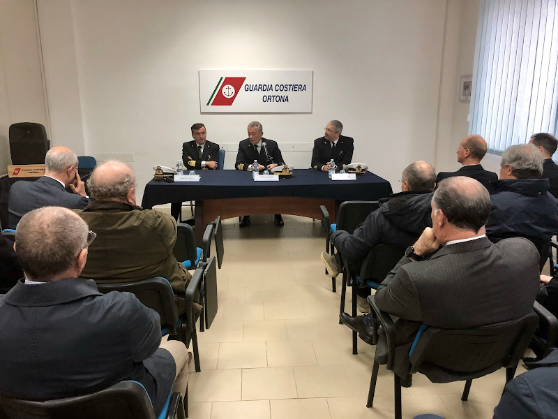 L'Ammiraglio Ispettore Capo, Giovanni Pettorino in visita alla Capitaneria di Ortona