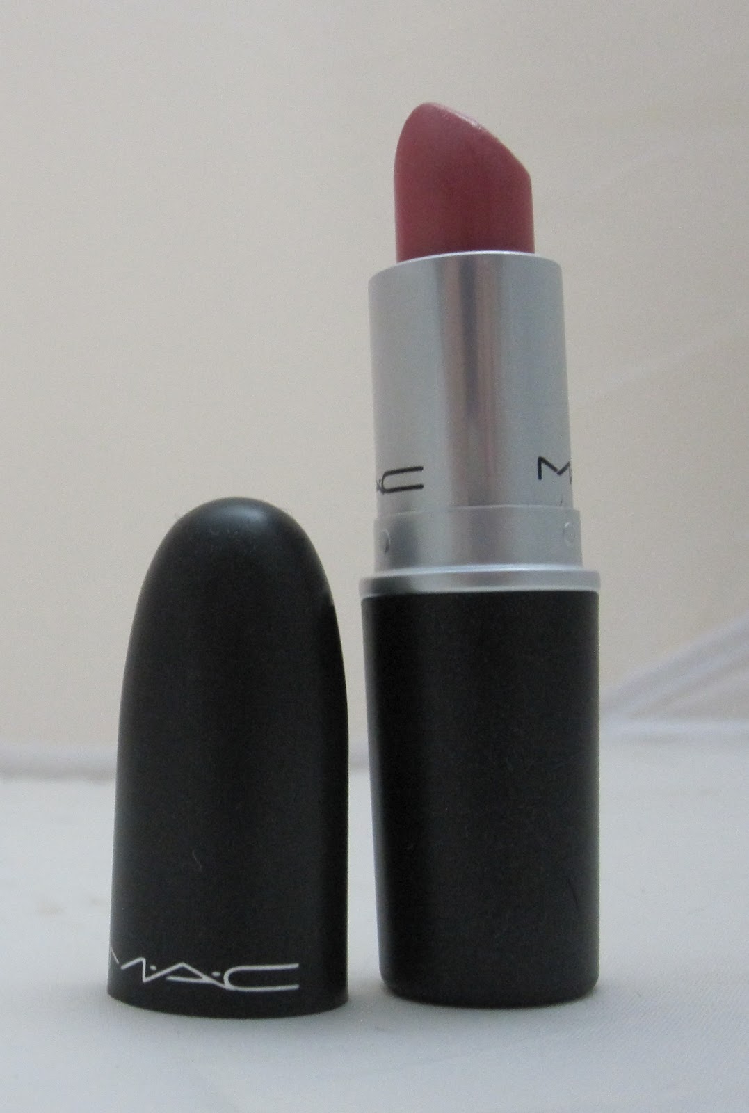 How to Change Glossy Lipstick To Matte Lipstick Try A Fun Technique