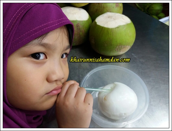 Air kelapa sedap di Melaka Tempat makan best di melaka