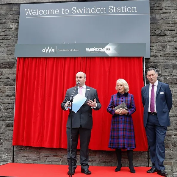 Camilla, Duchess of Cornwall meets children as she visits Swindon Railway Station to name Sir Daniel Gooch Place, style wore dress, New season autumn dresses Fall 2016 Fashion Trends, Fall/Winter 2016-2017 Trends