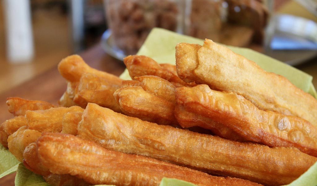 របៀបធ្វើ នំចាខ្វៃ!! | www.the-iconmedia.com