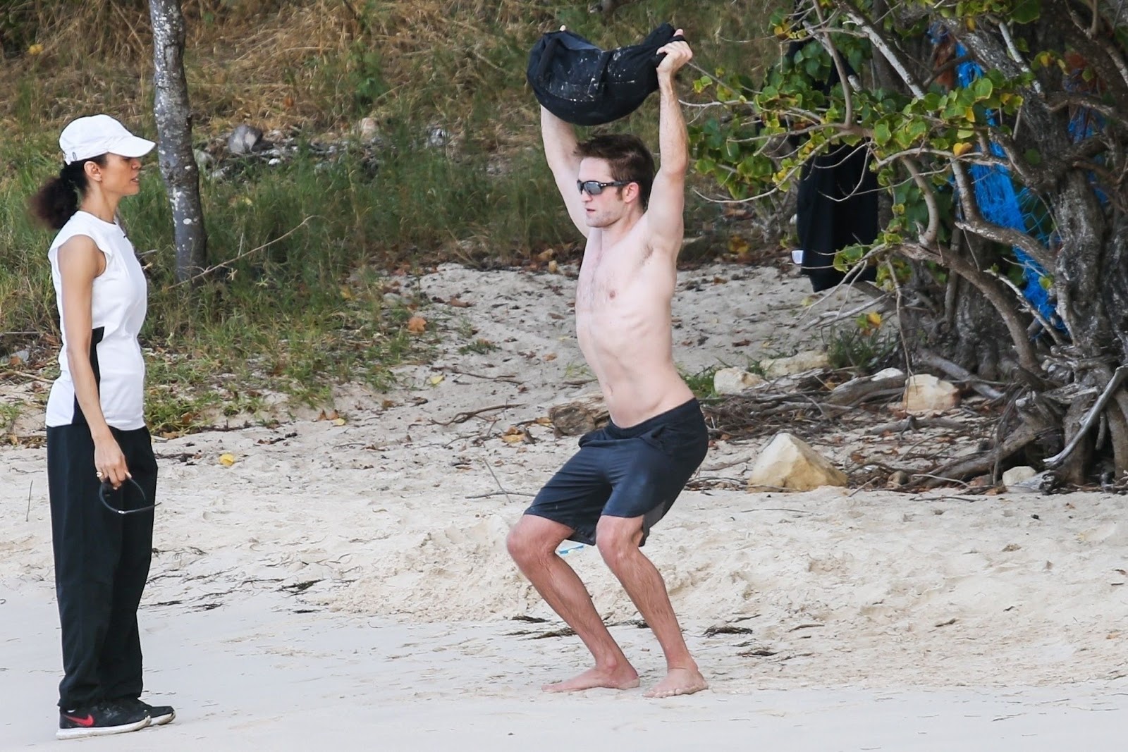Роберт паттинсон на пляже