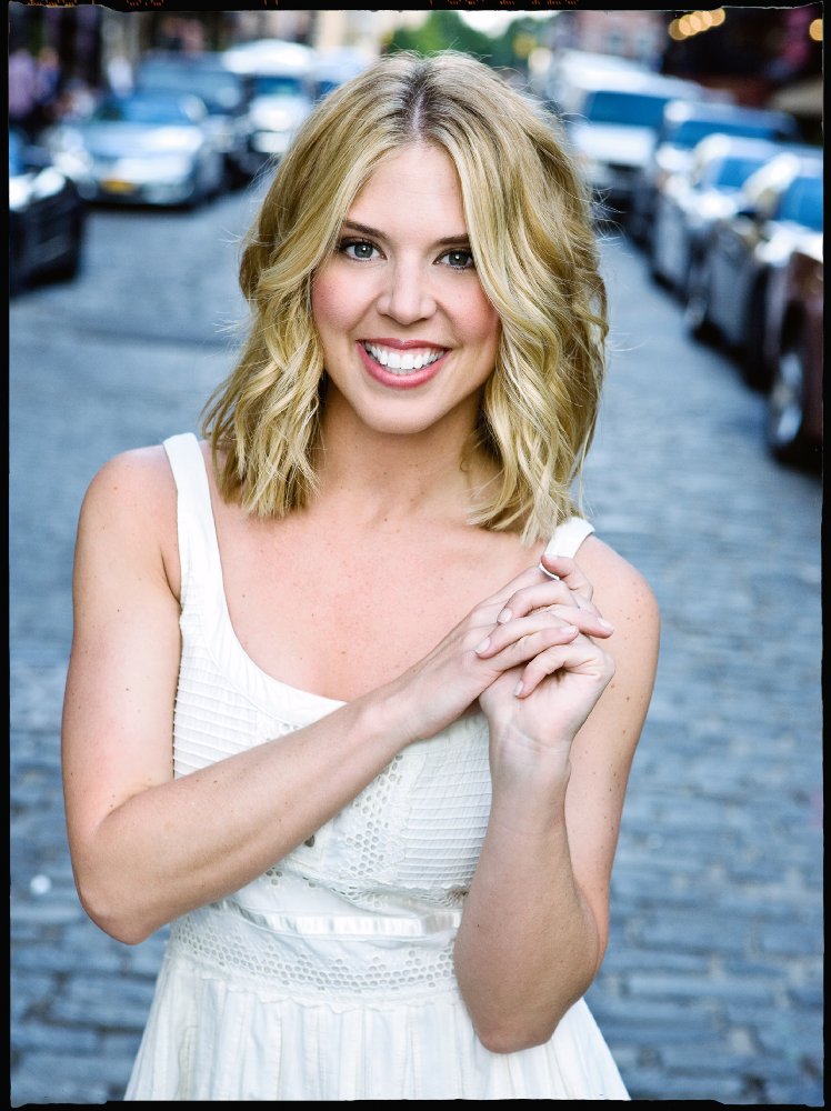 Петра джой. Джой мангано фильм. Джой мангано фото в молодости. Джой мангано швабра. Изобретательница швабры джой мангано.