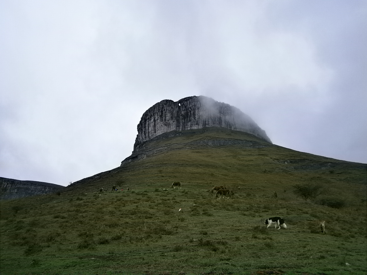 El montañero de Babio Gorobel Ibilaldia ala Salbada mendilerrorako igoera