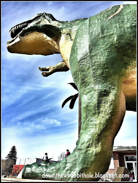 World's largest dinosaur in Drumheller, Alberta