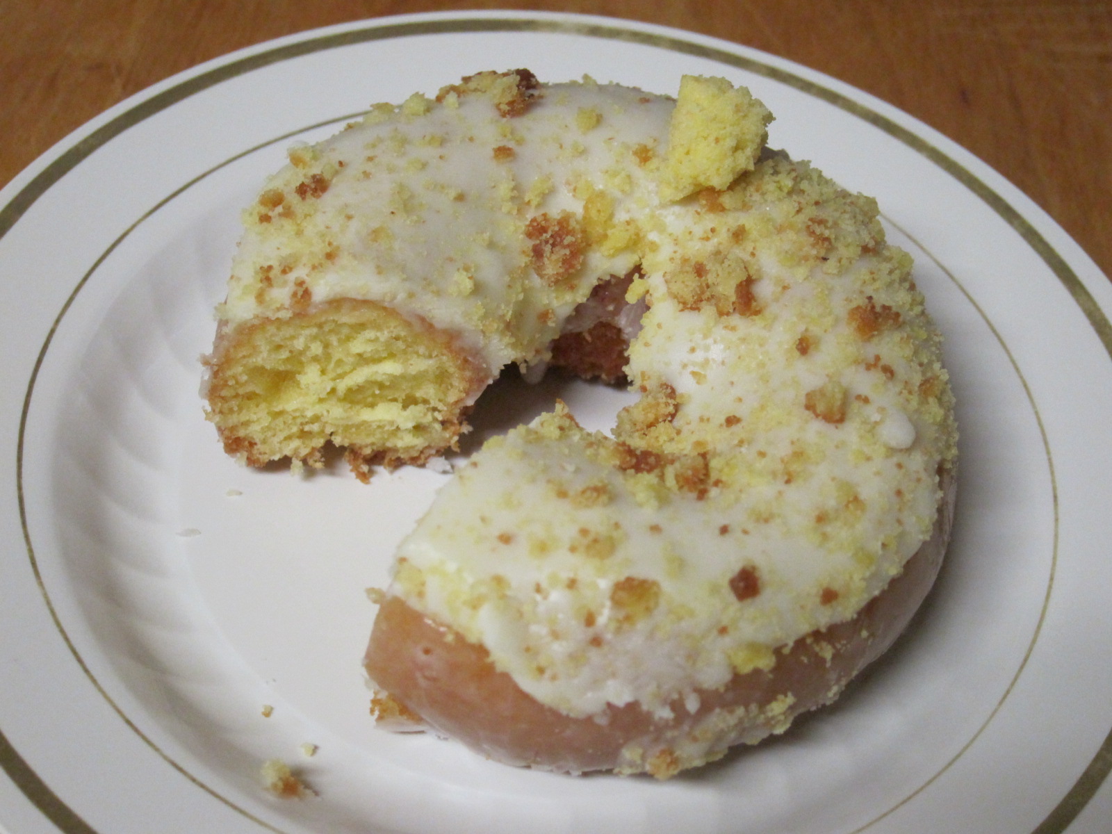 Review Krispy Kreme Glazed Lemon Cake Donut with Cream Cheese Icing